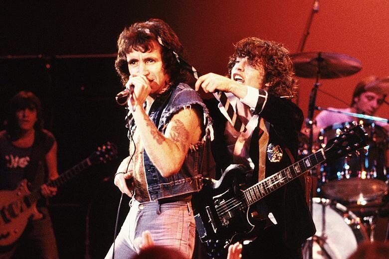 Medio Siglo De La Primera Presentación De Bon Scott Con AC/DC (Video)