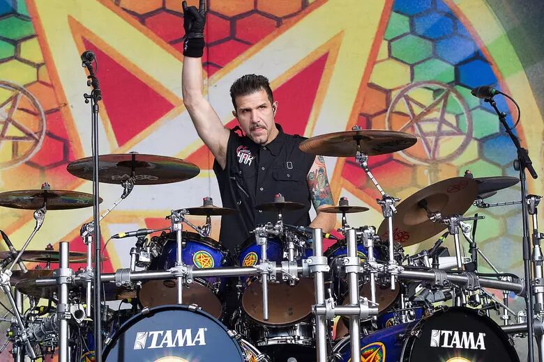 Charlie Benante En Spotify: “Tenemos Nuestras Canciones Ahí Porque Tenemos Que Seguir El Juego De Mierda, Pero Estoy Cansado De Jugarlo”