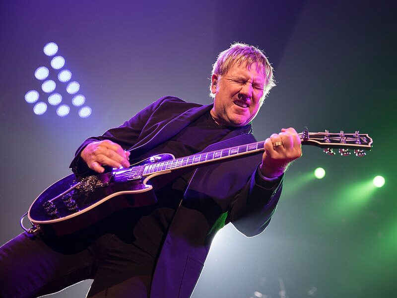 Alex Lifeson: “Quizás Nunca Aprecié Que Tenía Un Talento Natural Para La Guitarra”.