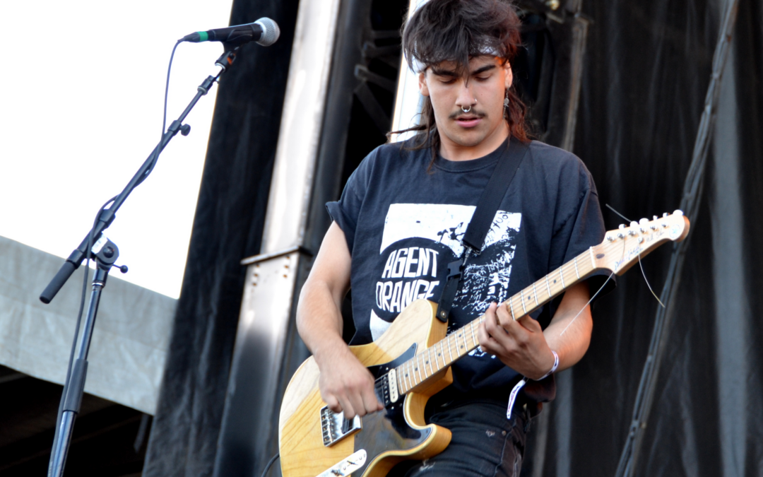 Jakobe Moreno, Hijo De Chino Moreno, Se Sube Al Escenario Con Soulfly (Video disponible)